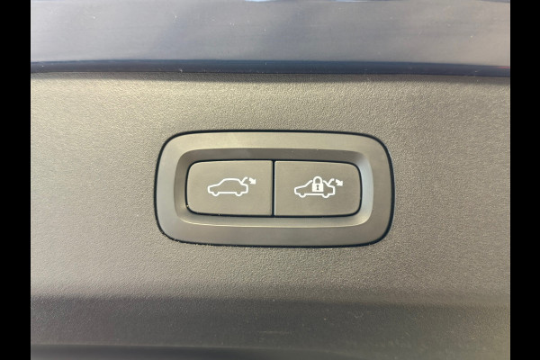 Lynk & Co 01 261PK PLUG-IN HYBRIDE PANORAMADAK AIRCO CAMERA CRUISE PDC STOELVERWARMING APPLE CARPLAY