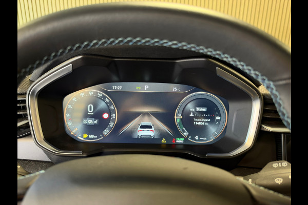 Lynk & Co 01 261PK PLUG-IN HYBRIDE PANORAMADAK AIRCO CAMERA CRUISE PDC STOELVERWARMING APPLE CARPLAY