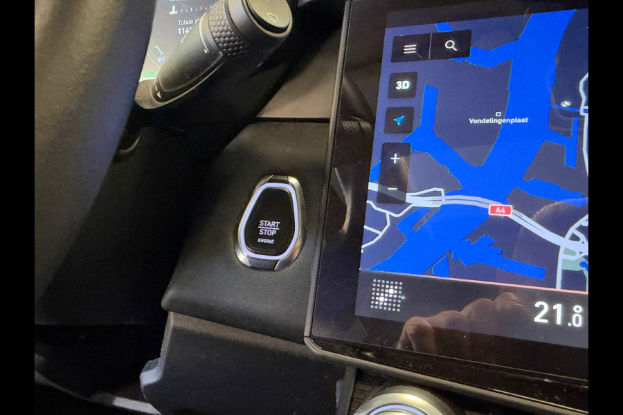 Lynk & Co 01 261PK PLUG-IN HYBRIDE PANORAMADAK AIRCO CAMERA CRUISE PDC STOELVERWARMING APPLE CARPLAY