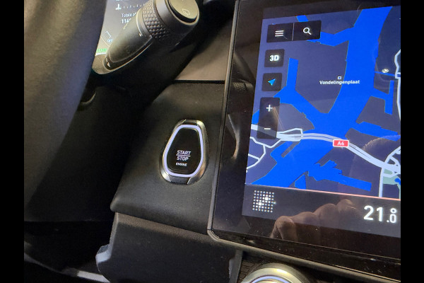 Lynk & Co 01 261PK PLUG-IN HYBRIDE PANORAMADAK AIRCO CAMERA CRUISE PDC STOELVERWARMING APPLE CARPLAY