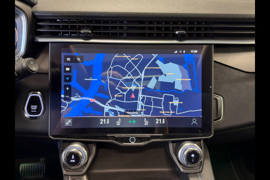 Lynk & Co 01 261PK PLUG-IN HYBRIDE PANORAMADAK AIRCO CAMERA CRUISE PDC STOELVERWARMING APPLE CARPLAY