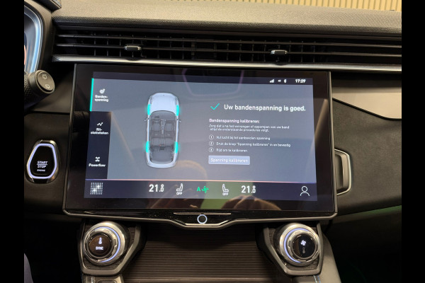 Lynk & Co 01 261PK PLUG-IN HYBRIDE PANORAMADAK AIRCO CAMERA CRUISE PDC STOELVERWARMING APPLE CARPLAY