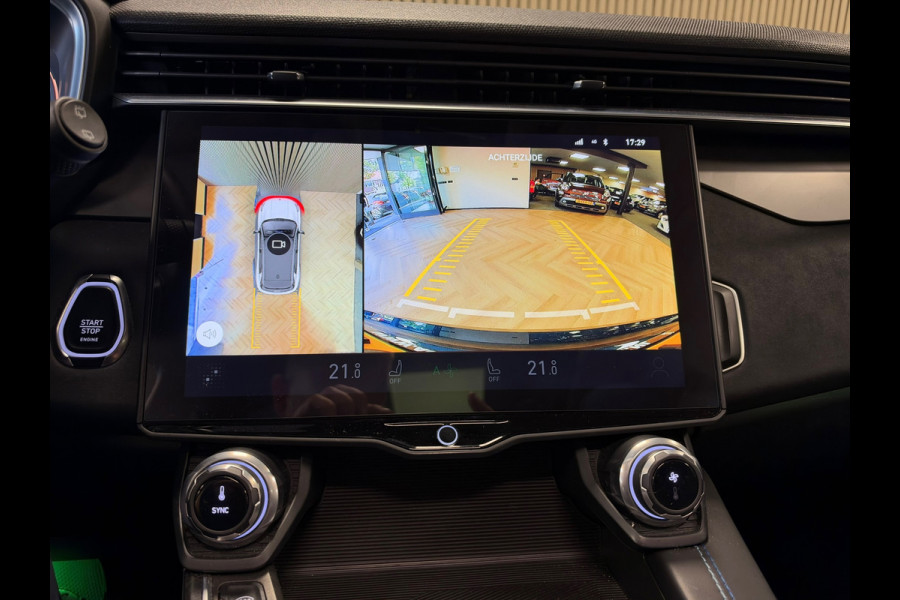 Lynk & Co 01 261PK PLUG-IN HYBRIDE PANORAMADAK AIRCO CAMERA CRUISE PDC STOELVERWARMING APPLE CARPLAY