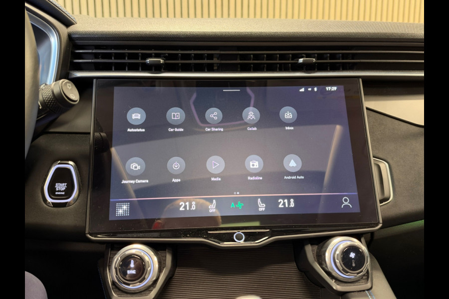 Lynk & Co 01 261PK PLUG-IN HYBRIDE PANORAMADAK AIRCO CAMERA CRUISE PDC STOELVERWARMING APPLE CARPLAY