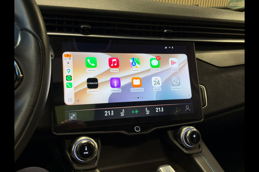 Lynk & Co 01 261PK PLUG-IN HYBRIDE PANORAMADAK AIRCO CAMERA CRUISE PDC STOELVERWARMING APPLE CARPLAY