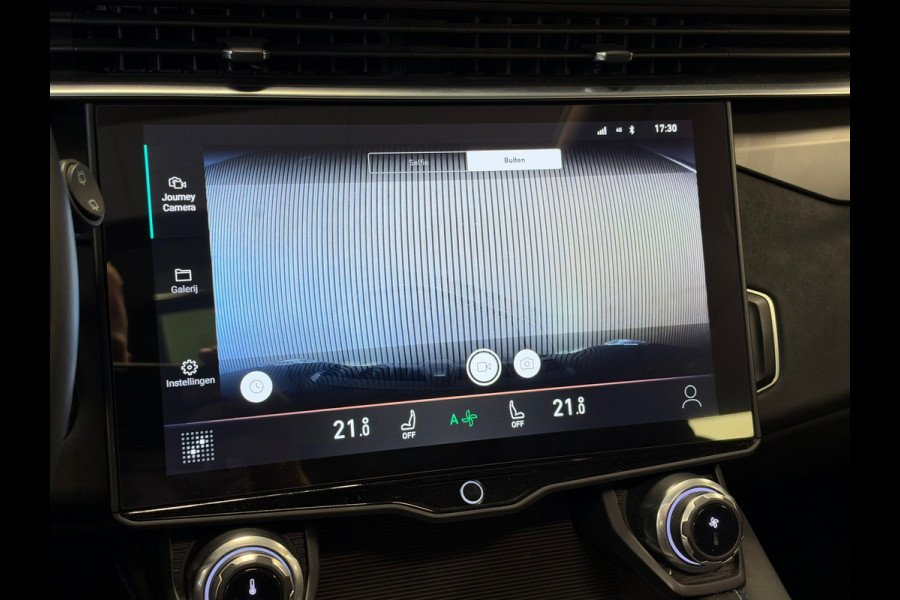 Lynk & Co 01 261PK PLUG-IN HYBRIDE PANORAMADAK AIRCO CAMERA CRUISE PDC STOELVERWARMING APPLE CARPLAY
