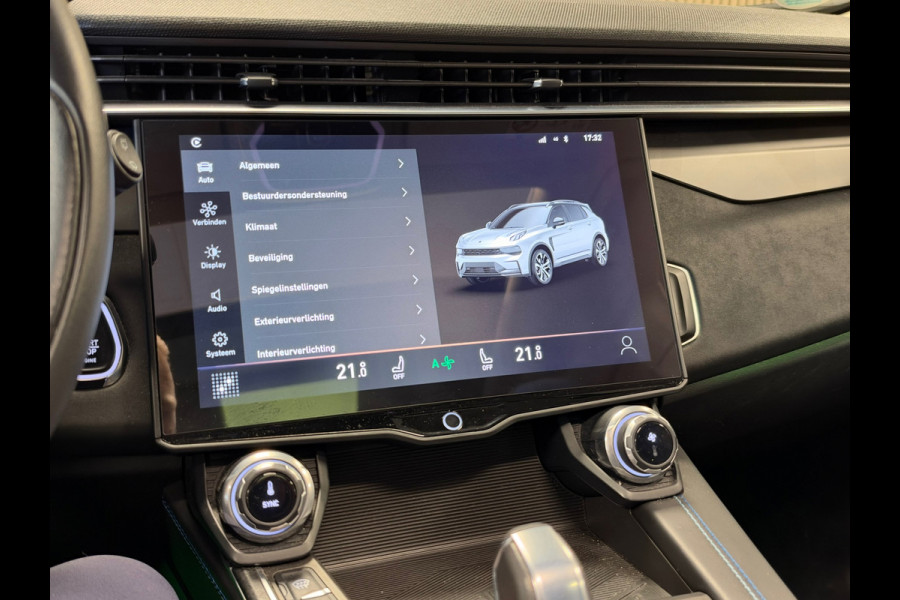 Lynk & Co 01 261PK PLUG-IN HYBRIDE PANORAMADAK AIRCO CAMERA CRUISE PDC STOELVERWARMING APPLE CARPLAY