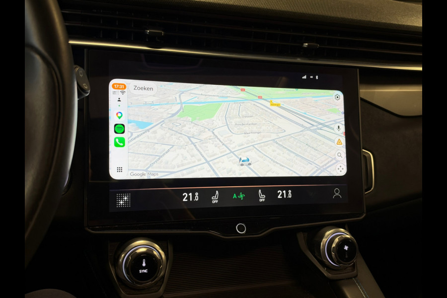 Lynk & Co 01 261PK PLUG-IN HYBRIDE PANORAMADAK AIRCO CAMERA CRUISE PDC STOELVERWARMING APPLE CARPLAY