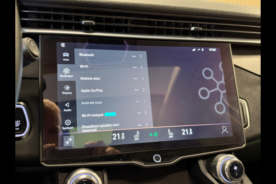 Lynk & Co 01 261PK PLUG-IN HYBRIDE PANORAMADAK AIRCO CAMERA CRUISE PDC STOELVERWARMING APPLE CARPLAY