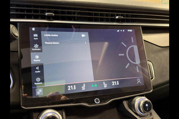 Lynk & Co 01 261PK PLUG-IN HYBRIDE PANORAMADAK AIRCO CAMERA CRUISE PDC STOELVERWARMING APPLE CARPLAY