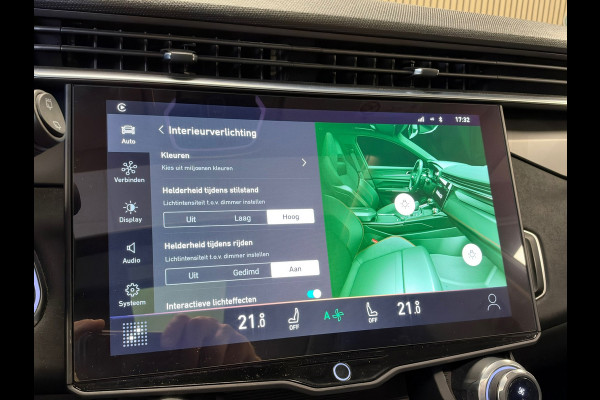 Lynk & Co 01 261PK PLUG-IN HYBRIDE PANORAMADAK AIRCO CAMERA CRUISE PDC STOELVERWARMING APPLE CARPLAY