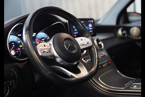 Mercedes-Benz GLC 300e 4MATIC AMG 63 Look / Digital Cockpit / Camera / Cruise Control / Augmented Reality / Open Pano / 21