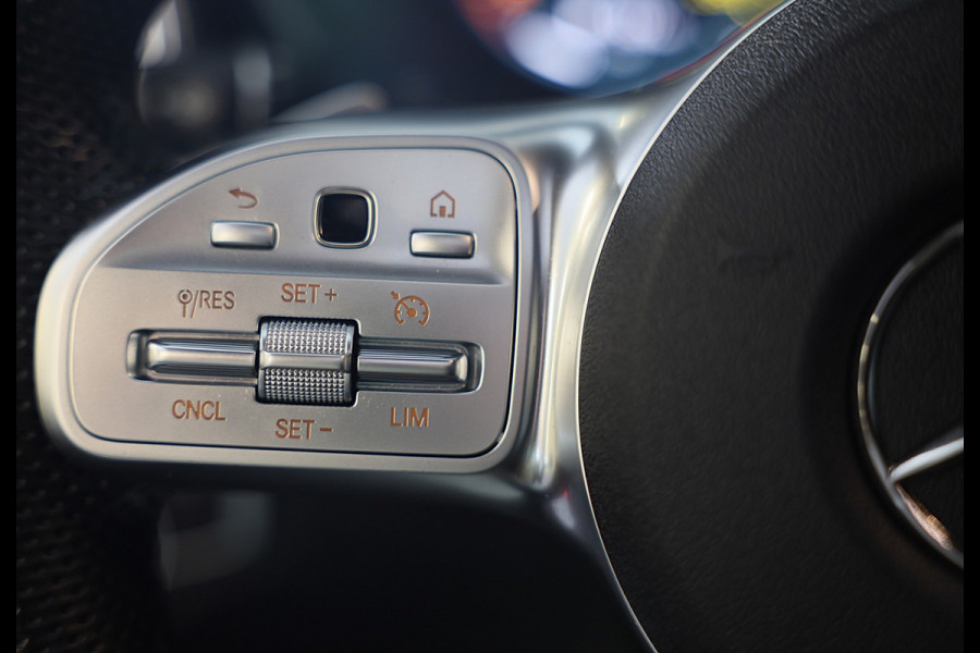 Mercedes-Benz GLC 300e 4MATIC AMG 63 Look / Digital Cockpit / Camera / Cruise Control / Augmented Reality / Open Pano / 21