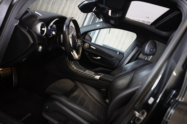 Mercedes-Benz GLC 300e 4MATIC AMG 63 Look / Digital Cockpit / Camera / Cruise Control / Augmented Reality / Open Pano / 21