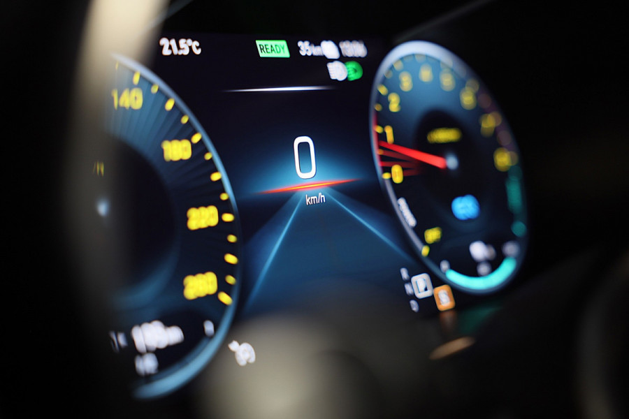 Mercedes-Benz GLC 300e 4MATIC AMG 63 Look / Digital Cockpit / Camera / Cruise Control / Augmented Reality / Open Pano / 21