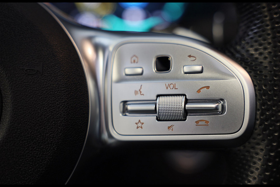 Mercedes-Benz GLC 300e 4MATIC AMG 63 Look / Digital Cockpit / Camera / Cruise Control / Augmented Reality / Open Pano / 21
