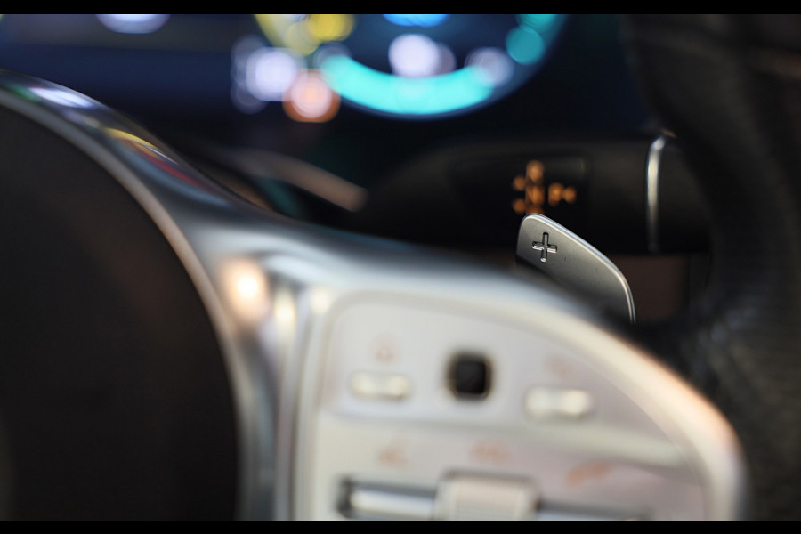 Mercedes-Benz GLC 300e 4MATIC AMG 63 Look / Digital Cockpit / Camera / Cruise Control / Augmented Reality / Open Pano / 21