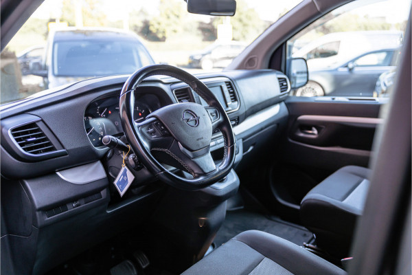 Opel Vivaro 2.0 CDTI 177 PK L3H1 DC Innovation | Marge | BTW & BPM Vrij | L+R Schuifdeur | CarPlay | Camera | Navigatie | Bi-Xenon | Blind Spot | Trekhaak | F1 Flippers | Cruise control | Nieuwe APK