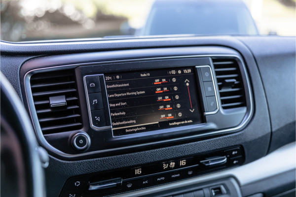 Opel Vivaro 2.0 CDTI 177 PK L3H1 DC Innovation | Marge | BTW & BPM Vrij | L+R Schuifdeur | CarPlay | Camera | Navigatie | Bi-Xenon | Blind Spot | Trekhaak | F1 Flippers | Cruise control | Nieuwe APK