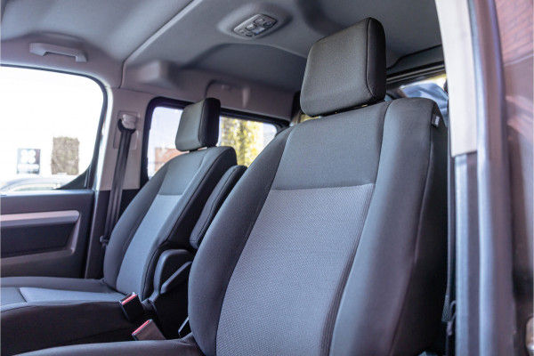 Opel Vivaro 2.0 CDTI 177 PK L3H1 DC Innovation | Marge | BTW & BPM Vrij | L+R Schuifdeur | CarPlay | Camera | Navigatie | Bi-Xenon | Blind Spot | Trekhaak | F1 Flippers | Cruise control | Nieuwe APK