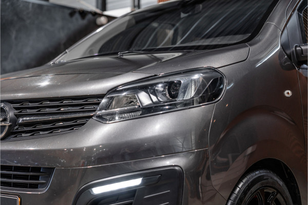Opel Vivaro 2.0 CDTI 177 PK L3H1 DC Innovation | Marge | BTW & BPM Vrij | L+R Schuifdeur | CarPlay | Camera | Navigatie | Bi-Xenon | Blind Spot | Trekhaak | F1 Flippers | Cruise control | Nieuwe APK