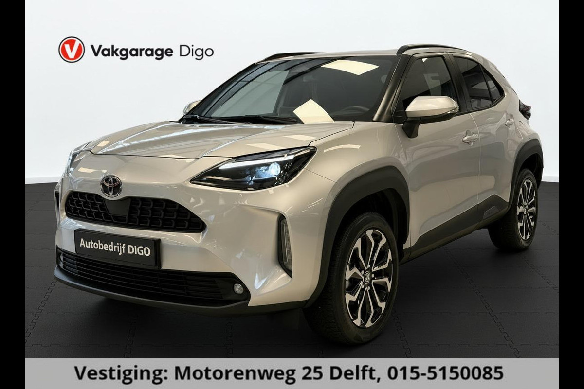 Toyota Yaris Cross 1.5 HYBRID DYNAMIC SILVERLINE GARANTIE 2035 NAVIGATIE . STUUR EN STOEL VERWARMING . ADAPTIEVE CRUICE CONTROL .