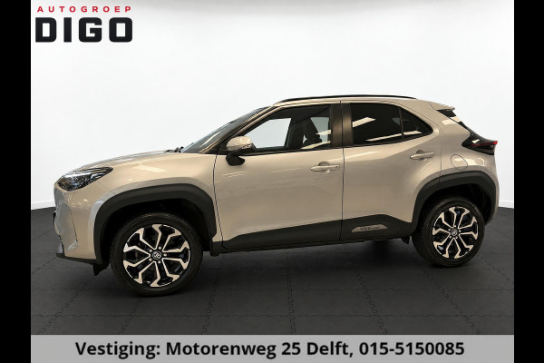 Toyota Yaris Cross 1.5 HYBRID DYNAMIC SILVERLINE GARANTIE 2035 NAVIGATIE . STUUR EN STOEL VERWARMING . ADAPTIEVE CRUICE CONTROL .