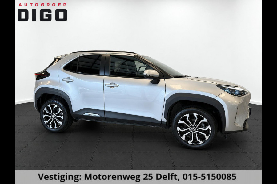 Toyota Yaris Cross 1.5 HYBRID DYNAMIC SILVERLINE GARANTIE 2035 NAVIGATIE . STUUR EN STOEL VERWARMING . ADAPTIEVE CRUICE CONTROL .