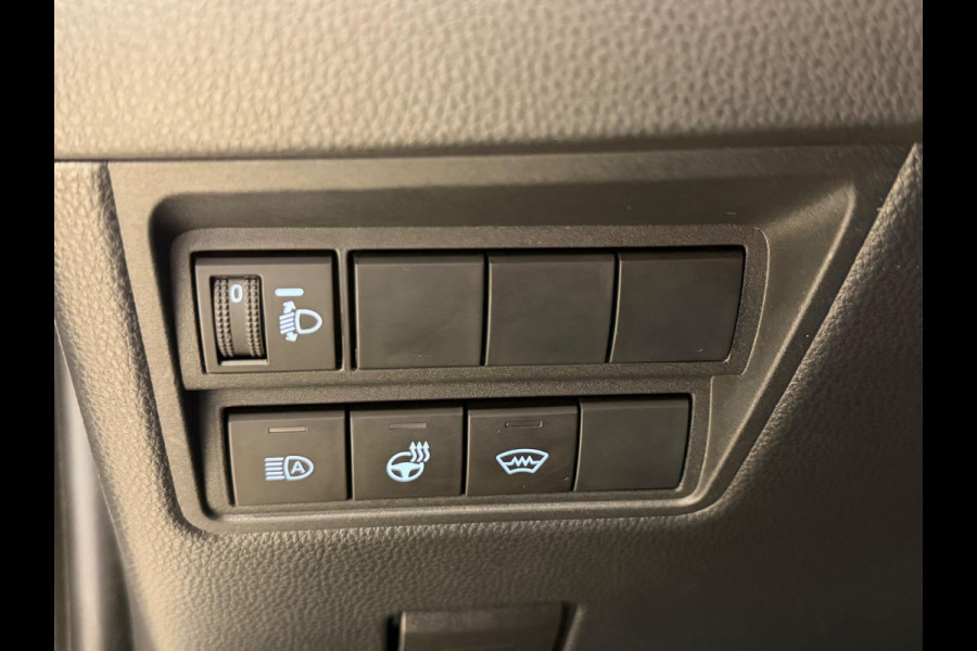 Toyota Yaris Cross 1.5 HYBRID DYNAMIC SILVERLINE GARANTIE 2035 NAVIGATIE . STUUR EN STOEL VERWARMING . ADAPTIEVE CRUICE CONTROL .