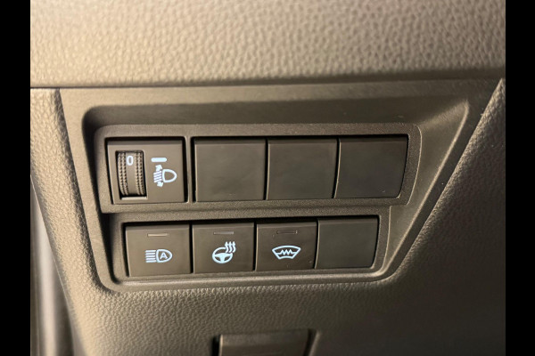 Toyota Yaris Cross 1.5 HYBRID DYNAMIC SILVERLINE GARANTIE 2035 NAVIGATIE . STUUR EN STOEL VERWARMING . ADAPTIEVE CRUICE CONTROL .