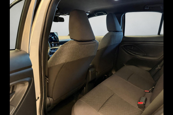 Toyota Yaris Cross 1.5 HYBRID DYNAMIC SILVERLINE GARANTIE 2035 NAVIGATIE . STUUR EN STOEL VERWARMING . ADAPTIEVE CRUICE CONTROL .
