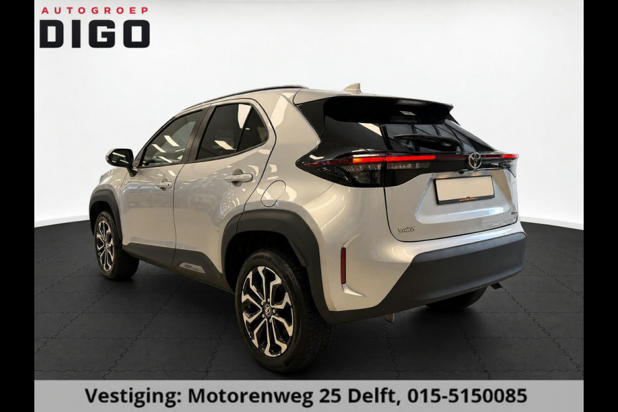Toyota Yaris Cross 1.5 HYBRID DYNAMIC SILVERLINE GARANTIE 2035 NAVIGATIE . STUUR EN STOEL VERWARMING . ADAPTIEVE CRUICE CONTROL .