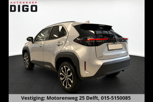 Toyota Yaris Cross 1.5 HYBRID DYNAMIC SILVERLINE GARANTIE 2035 NAVIGATIE . STUUR EN STOEL VERWARMING . ADAPTIEVE CRUICE CONTROL .