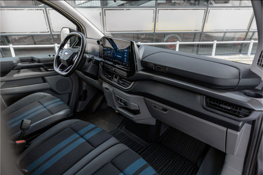 Ford Transit Custom 320 2.0 TDCI 170 PK Sport AWD | ACC | 360 Camera | Trekhaak | Blind Spot | Elek stoelen | CarPlay | Camera | Stoelverwarming | DAB | 3-Zitter | Dealer onderhouden | BPM Vrij