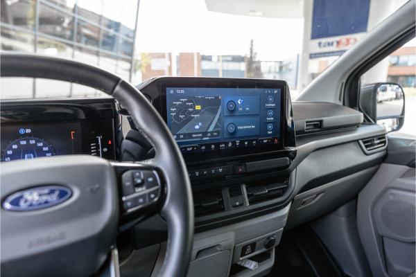 Ford Transit Custom 320 2.0 TDCI 170 PK Sport AWD | ACC | 360 Camera | Trekhaak | Blind Spot | Elek stoelen | CarPlay | Camera | Stoelverwarming | DAB | 3-Zitter | Dealer onderhouden | BPM Vrij