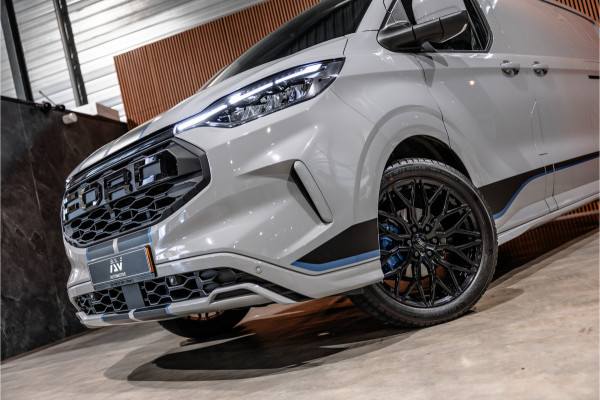 Ford Transit Custom 300 2.0 TDCI L2H1 Sport | L+R Schuifdeur | Bang & Olufsen | ACC | Blind Spot | Elek stoelen | CarPlay | Navigatie | LED | DAB | Stoelverwarming | Trekhaak | Dealer onderhouden | Verlengde fabrieksgarantie | BPM Vrij