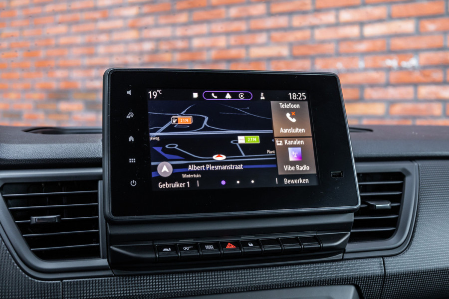 Renault Trafic 2.0 Blue dCi 170 PK L2H1 DC | Dubbel cabine | Camera | CarPlay | Navigatie | Betimmering | Trekhaak | Stoelverwarming | Virtual Cockpit | 5-Zitter| NAP Logisch