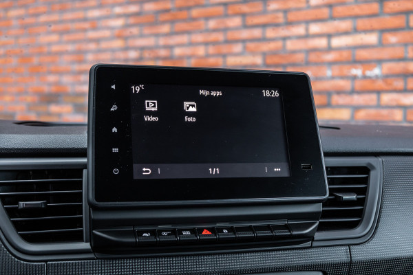 Renault Trafic 2.0 Blue dCi 170 PK L2H1 DC | Dubbel cabine | Camera | CarPlay | Navigatie | Betimmering | Trekhaak | Stoelverwarming | Virtual Cockpit | 5-Zitter| NAP Logisch
