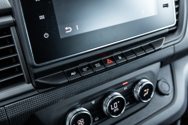 Renault Trafic 2.0 Blue dCi 170 PK L2H1 DC | Dubbel cabine | Camera | CarPlay | Navigatie | Betimmering | Trekhaak | Stoelverwarming | Virtual Cockpit | 5-Zitter| NAP Logisch