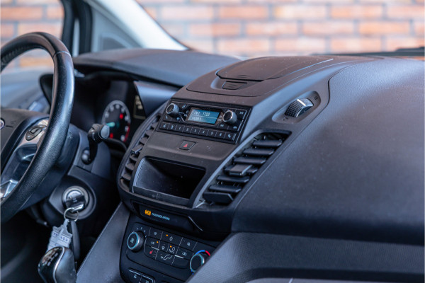 Ford Transit Connect 1.0 Ecoboost L2 | Cruise control | 3-Zitter | Stoelverwarming | PDC V+A | MF Stuur | Airco | Trekhaak | Elek spiegels | DAB | Nieuwe APK