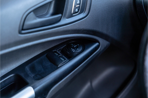 Ford Transit Connect 1.0 Ecoboost L2 | Cruise control | 3-Zitter | Stoelverwarming | PDC V+A | MF Stuur | Airco | Trekhaak | Elek spiegels | DAB | Nieuwe APK
