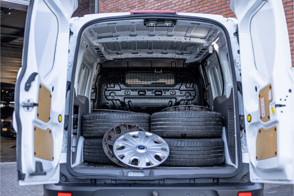 Ford Transit Connect 1.0 Ecoboost L2 | Cruise control | 3-Zitter | Stoelverwarming | PDC V+A | MF Stuur | Airco | Trekhaak | Elek spiegels | DAB | Nieuwe APK