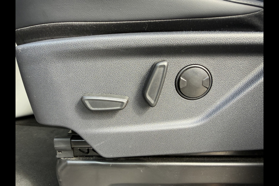 Ford Tourneo Custom 233PK PHEV Prijs Incl. BPM Excl. BTW Automaat 8-Personen Automaat LED B&O Audio Lichtmetalen Velgen PDC Carplay Camera Parkeersensoren Cruise Control