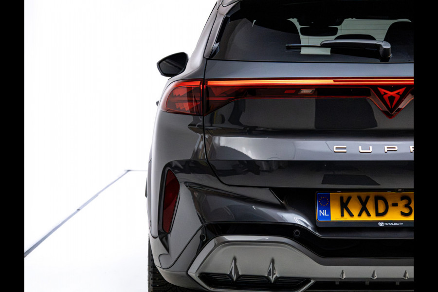 CUPRA Terramar 1.5 TSI e-Hybrid Business| Memory | HuD | 360 Camera | Full Led | Ergo active stoel | Elec. klep | Adap. cruise | Navigatie, Apple carplay/Android auto, Stoel- & Stuurverwarming, All season banden