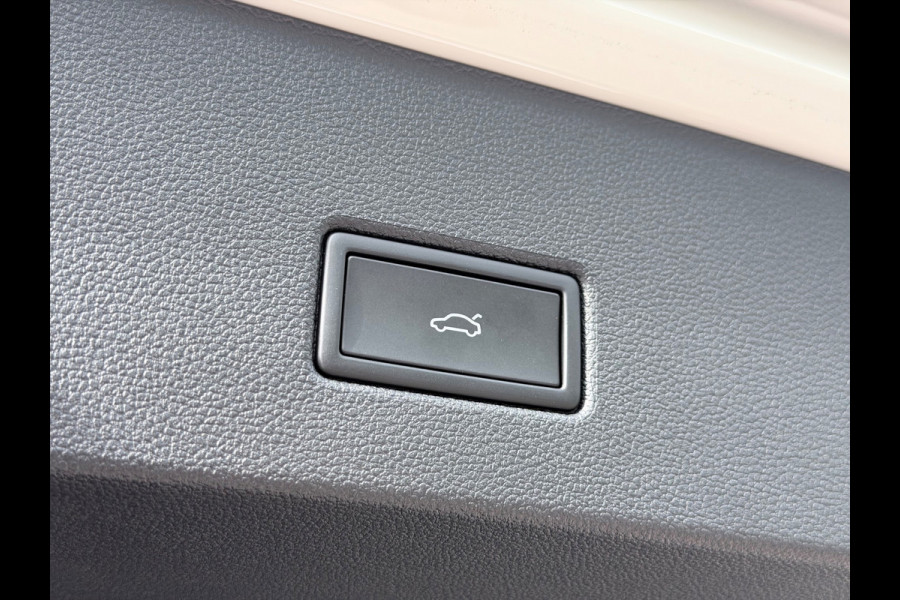 Volkswagen T-Roc 1.5 TSI R-Line Pano/Keyless/Camera