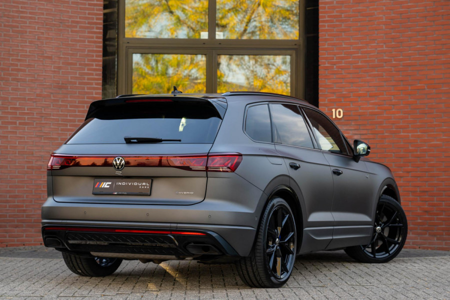 Volkswagen Touareg 3.0 TSI eHybrid R 4M Puglia MATLAK DynAudio