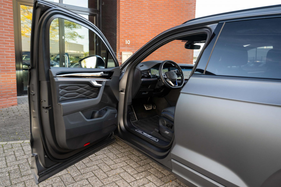 Volkswagen Touareg 3.0 TSI eHybrid R 4M Puglia MATLAK DynAudio