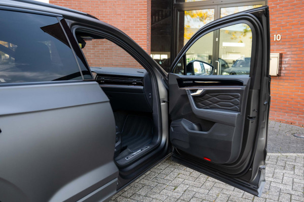 Volkswagen Touareg 3.0 TSI eHybrid R 4M Puglia MATLAK DynAudio