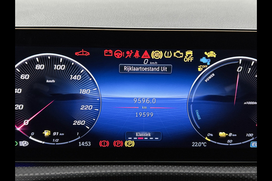 Mercedes-Benz A-Klasse 250 e AMG Plug-In Hybride AMG Line | Night Pakket | 19 Inch AMG Velgen | Parkeerpakket met achteruitrijcamera | Ledkoplampen. Inclusief 24 maanden Mercedes-Benz Certified garantie voor Europa.