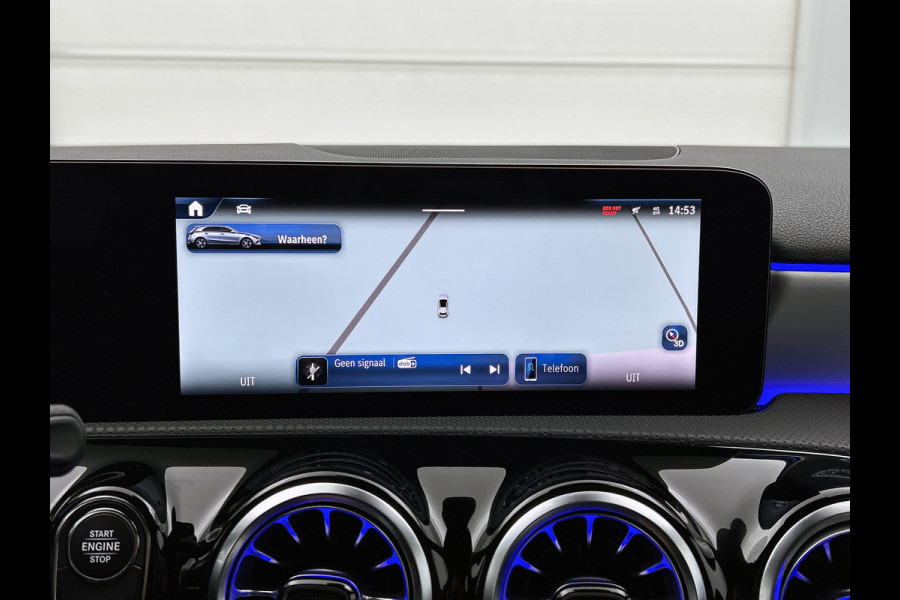 Mercedes-Benz A-Klasse 250 e AMG Plug-In Hybride AMG Line | Night Pakket | 19 Inch AMG Velgen | Parkeerpakket met achteruitrijcamera | Ledkoplampen. Inclusief 24 maanden Mercedes-Benz Certified garantie voor Europa.